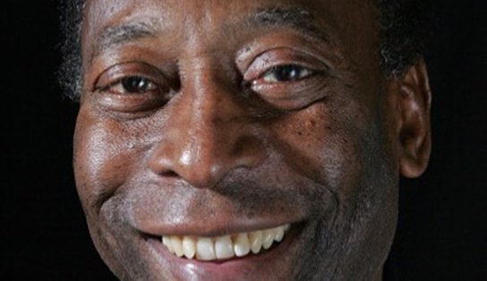 "Mais perto do gol": Pelé afirma que está bem após retirada de tumor; "Rei" fará 81 anos no sábado