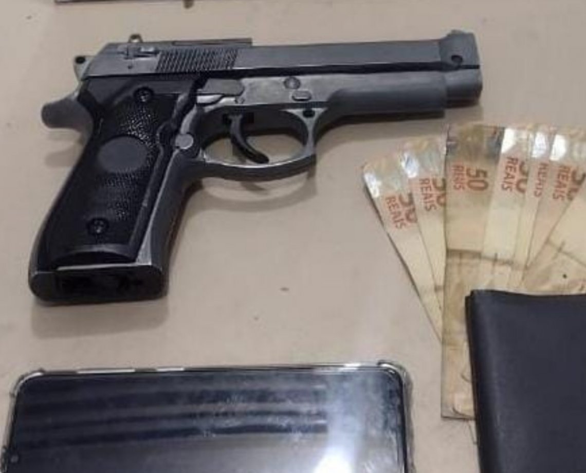 Dupla tenta assaltar ônibus com arma de brinquedo e vai presa em Salvador