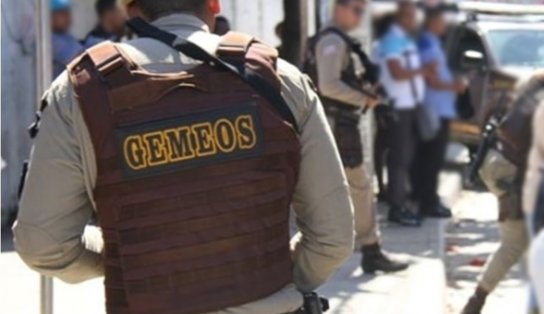 Perdeu, perdeu! Homens armados fazem arrastão em ponto de ônibus e geram pânico na Avenida Suburbana