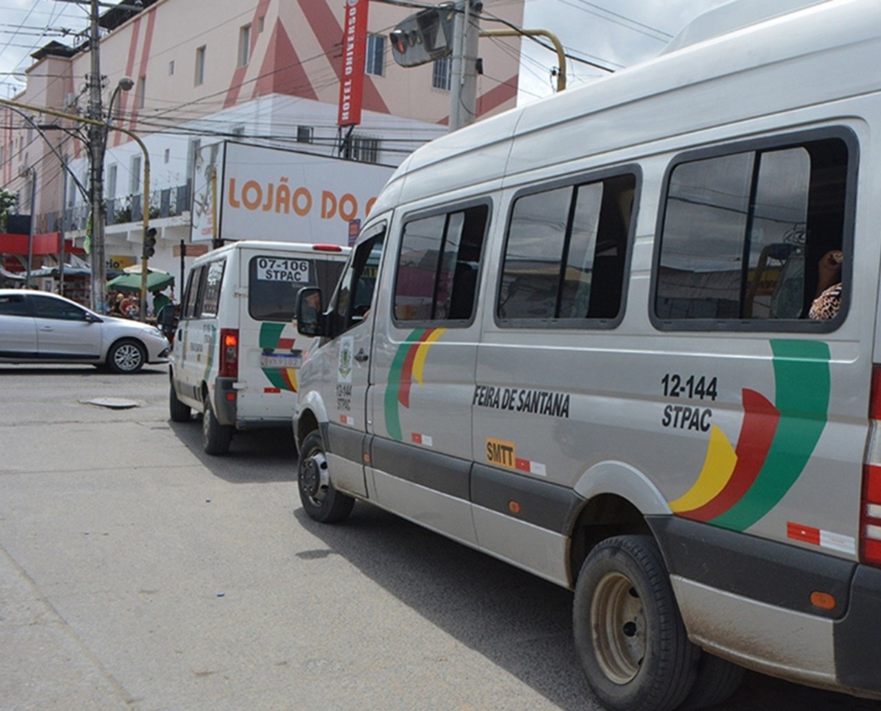 Deu ruim! Sem ônibus por conta de greve, moradores de Feira de Santana utilizam sistema complementar 