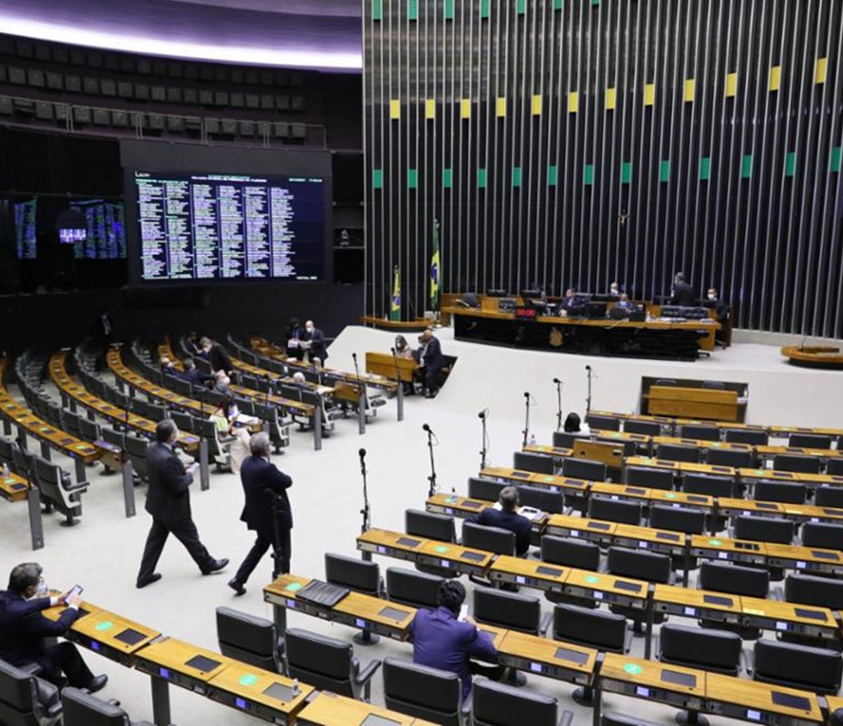 Deputados baianos devem votar contra PEC dos Precatórios, que Governo Federal quer aprovar para custear Auxílio Brasil; Governo da Bahia fala em prejuízo 