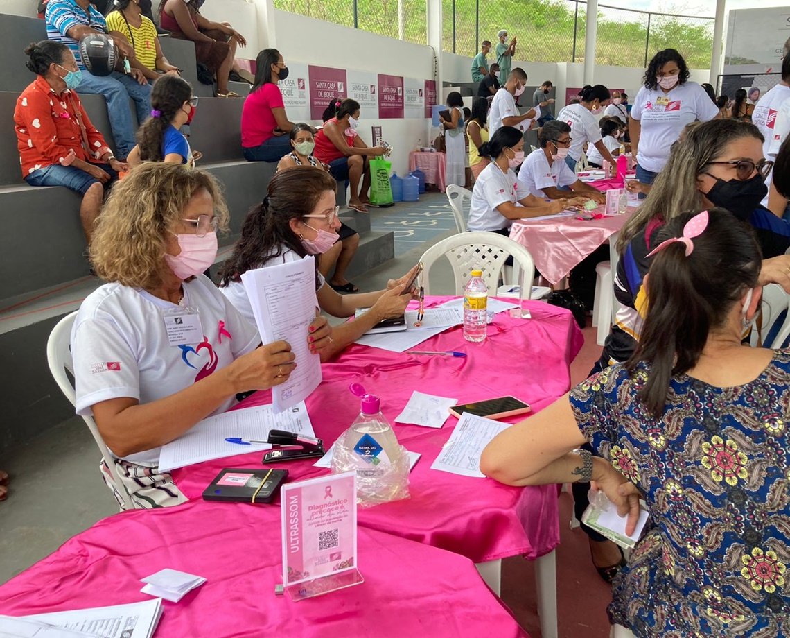 De graça: Santa Casa de Jequié oferece consultas médicas, exames e tratamento para o câncer de mama