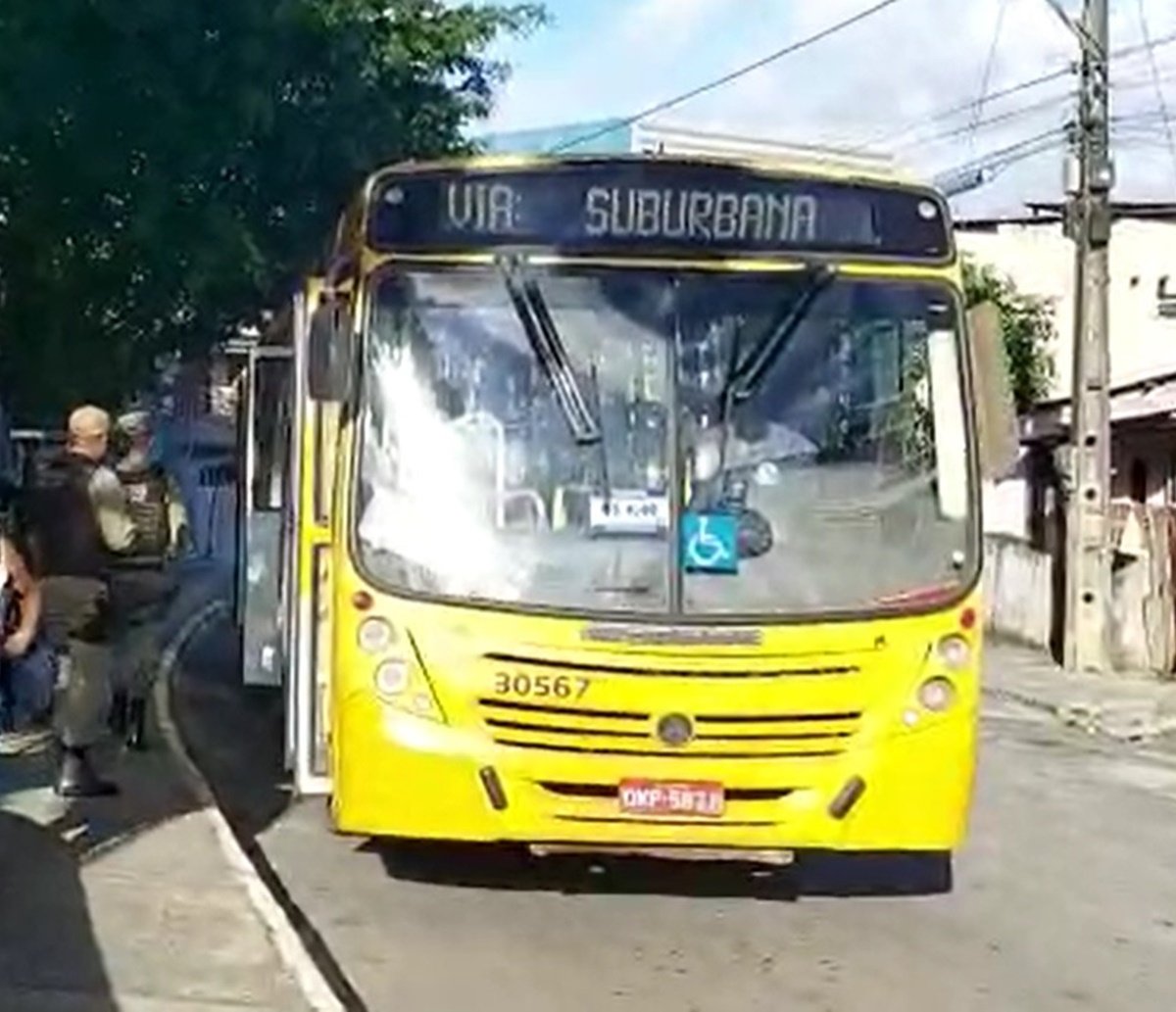 PM faz "Blitz Rosa" no Subúrbio Ferroviário de Salvador