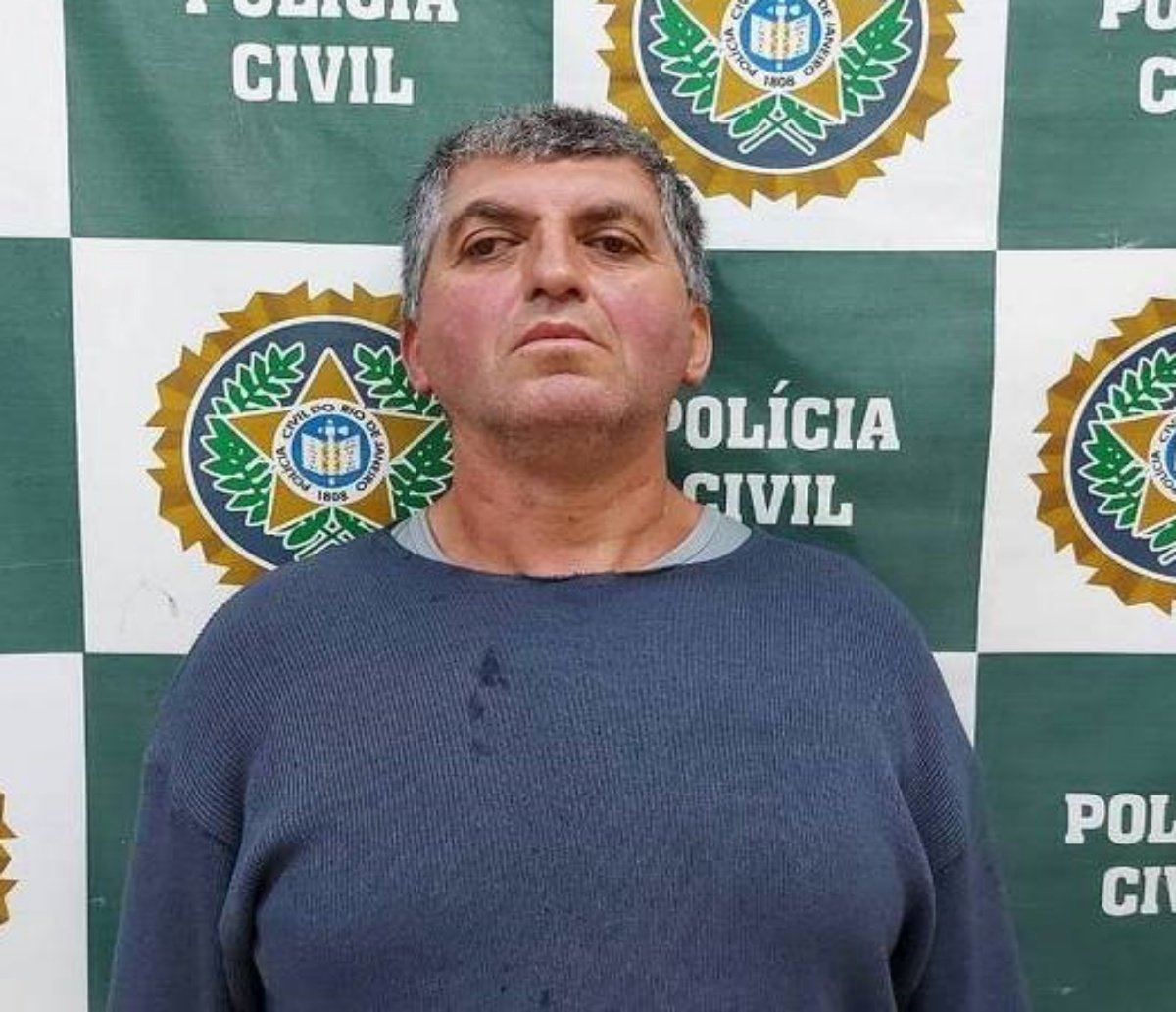 Homem mata vizinho por galo que cantava Bolsonaro; vítima foi morta a tiros e pedradas 