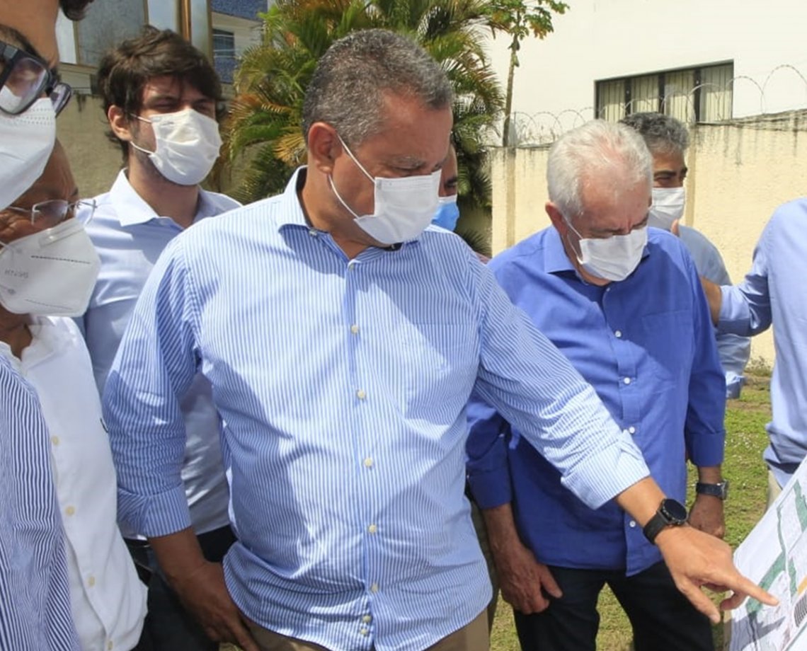 Servidores da Bahia só poderão trabalhar se tiverem tomado as duas doses da vacina, anuncia Rui