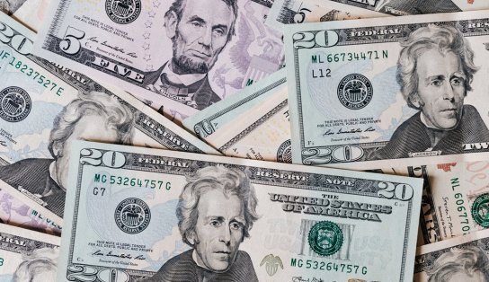 Dólar vai a R$ 5,67 e atinge maior valor em mais de seis meses