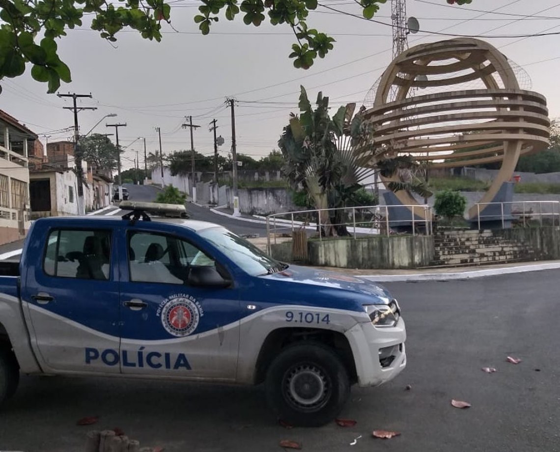 Dupla invade casa e executa três pessoas em Madre de Deus; outros moradores conseguiram escapar e serão ouvidos pela polícia 