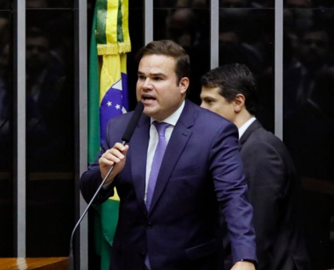 Após Rui chamar deputados baianos de “traíras”, Cacá Leão rebate governador: “coronelismo já acabou na Bahia”