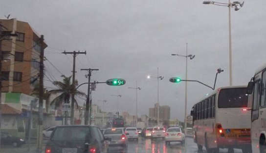 O 'cacau caiu': mais uma madrugada com forte chuva, raios e trovões em Salvador; previsão é que mau tempo continue 