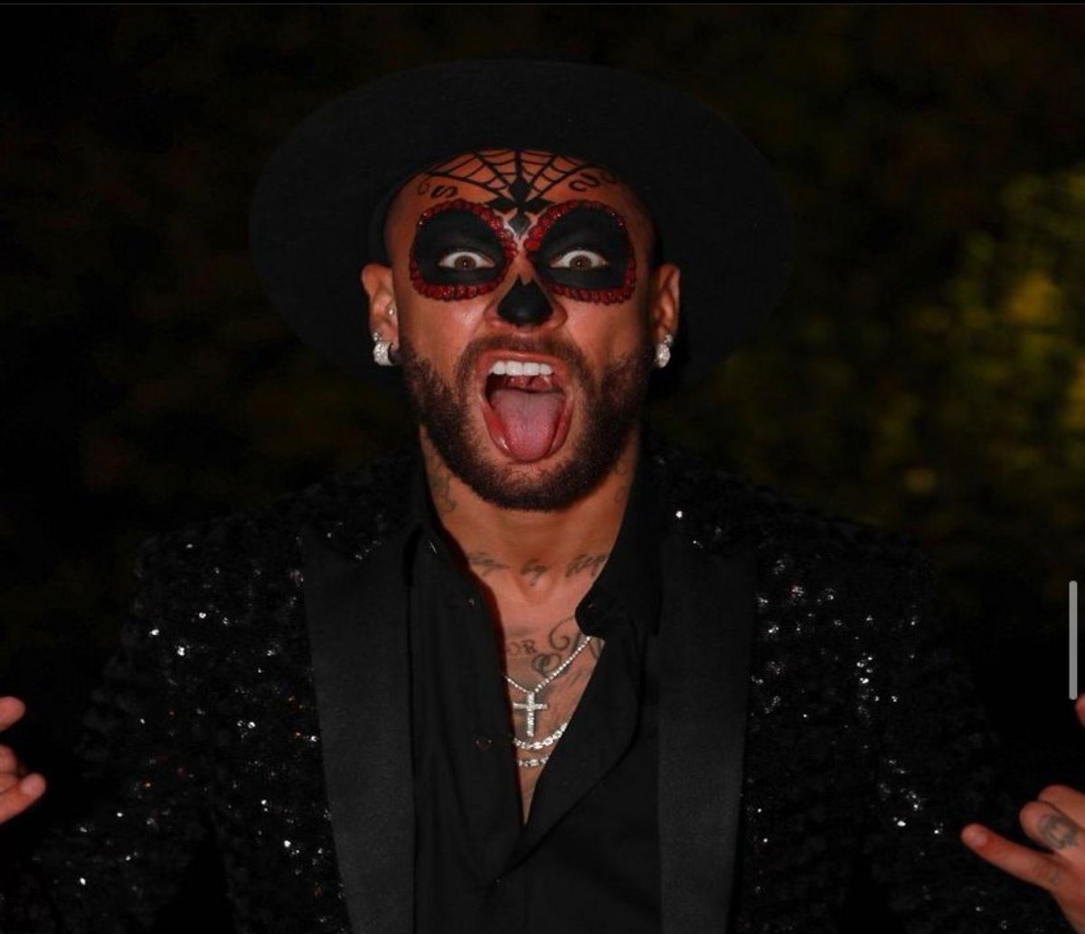 Neymar faz festa de Halloween dois dias após morte de Marília Mendonça e recebe críticas: "supera luto rápido"