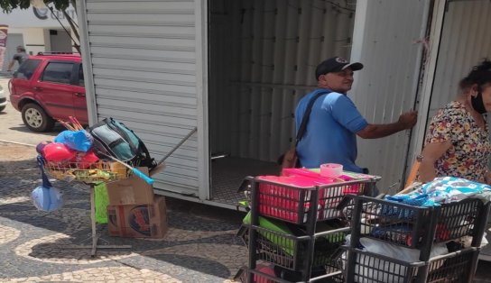 Comerciantes do Jorro têm barraquinhas derrubadas pela Prefeitura e se revoltam ; "é como se você perdesse o seu emprego de 31 anos em 72h"