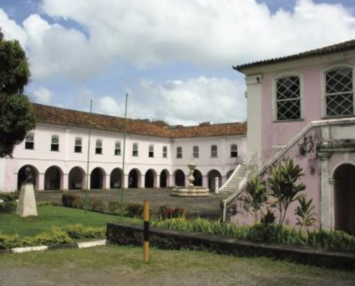 Justiça suspende leilão em área que abriga o Arquivo Público da Bahia; prédio encontra-se em alienação judicial 