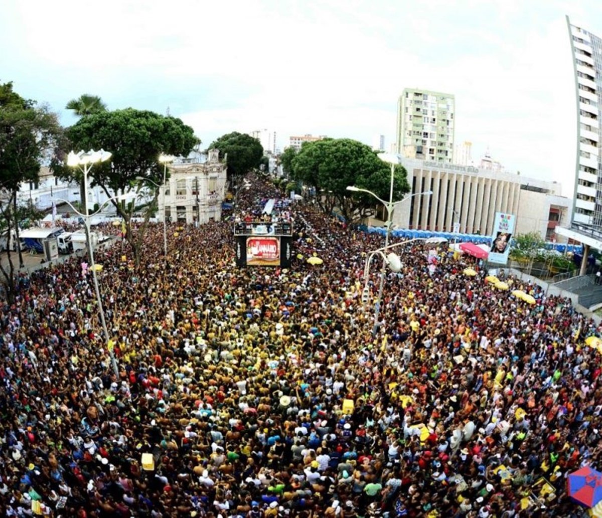 Comissão propõe que Rui e Bruno anunciem decisão sobre Carnaval até segunda e sugere que PM seja "fiscal da vacinação"