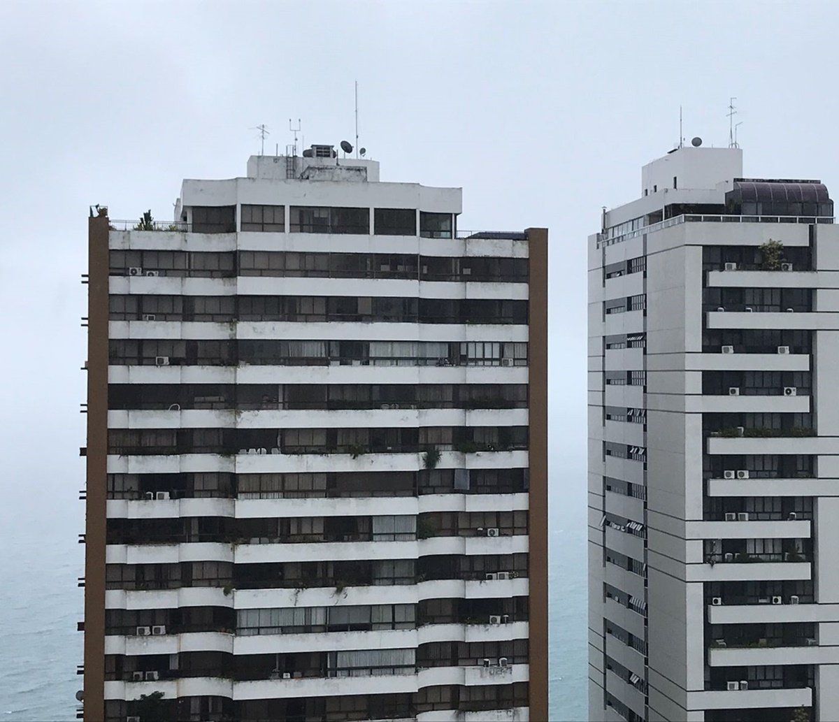 O tempo virou! Frente fria chega em Salvador e ventos podem ultrapassar 60 km/h; Prefeitura espera alagamentos