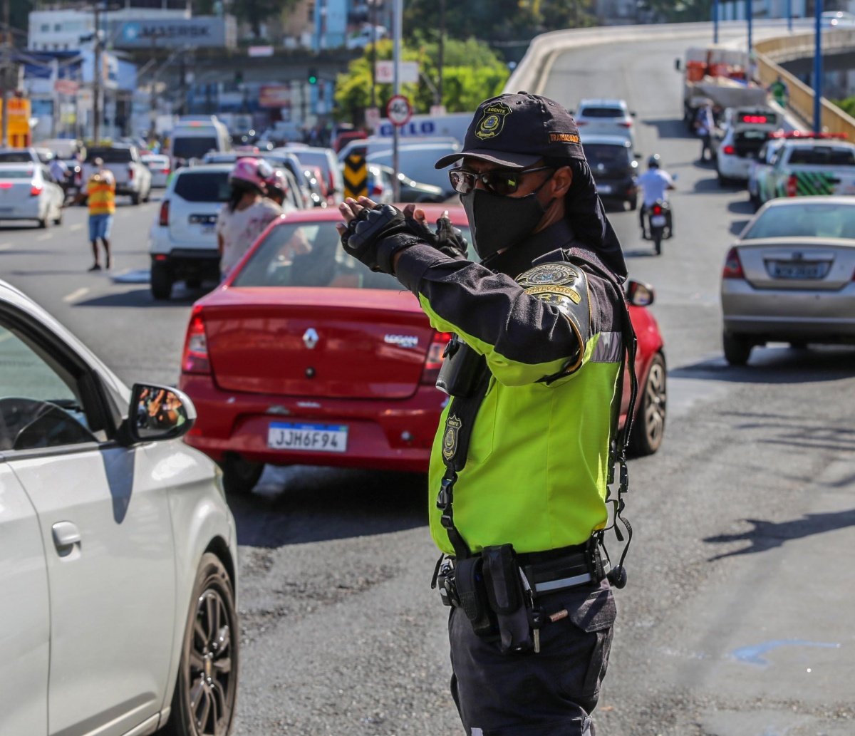 Confira os órgãos públicos que funcionam e que não funcionam em Salvador nesta segunda-feira 15 de novembro