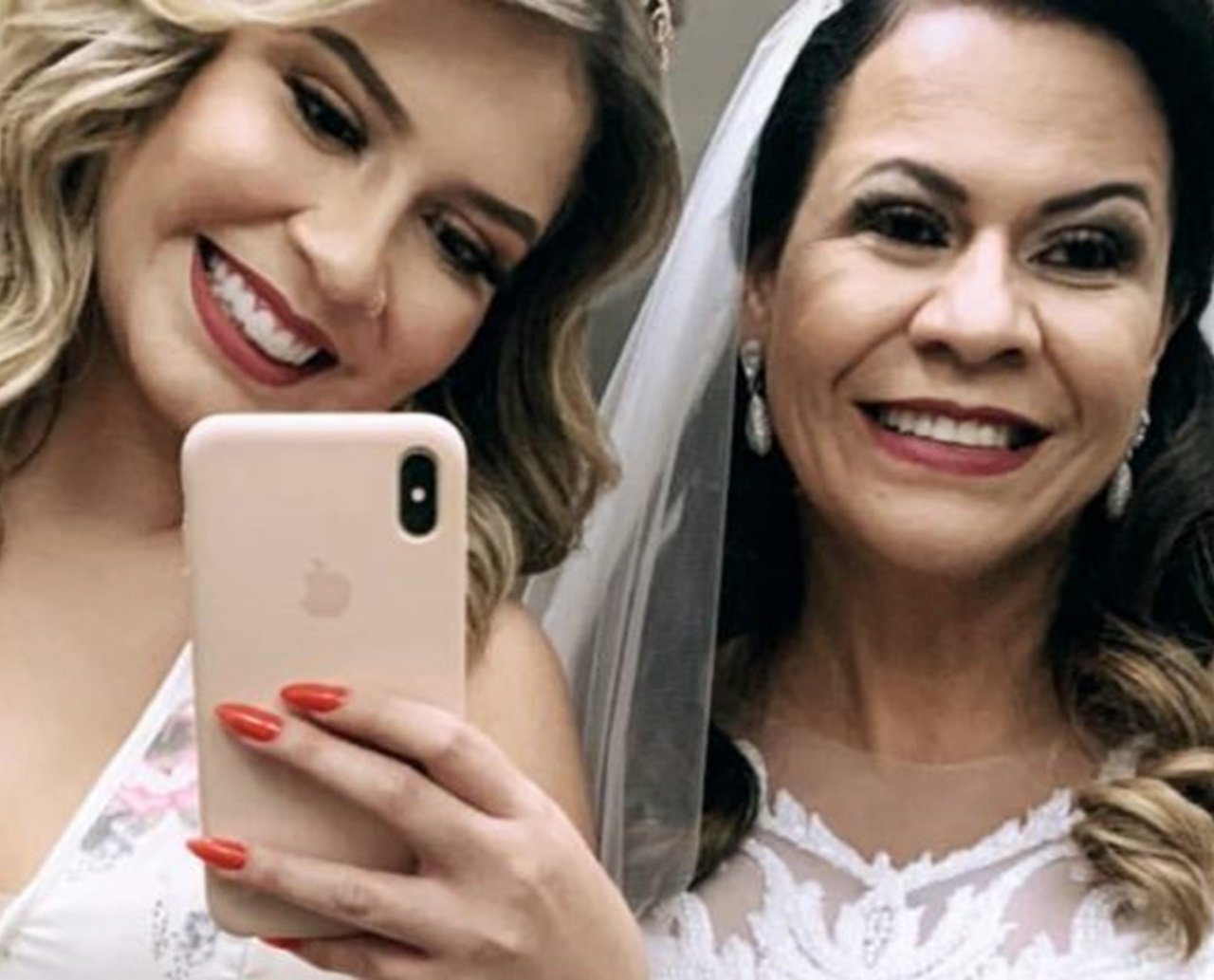 Mãe de Marília Mendonça é alvo de golpista e denuncia em rede social: 'pedidos de dinheiro via PIX'