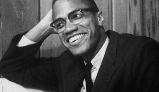 Dois homens condenados pelo assassinato de Malcolm X são absolvidos mais de 50 anos depois