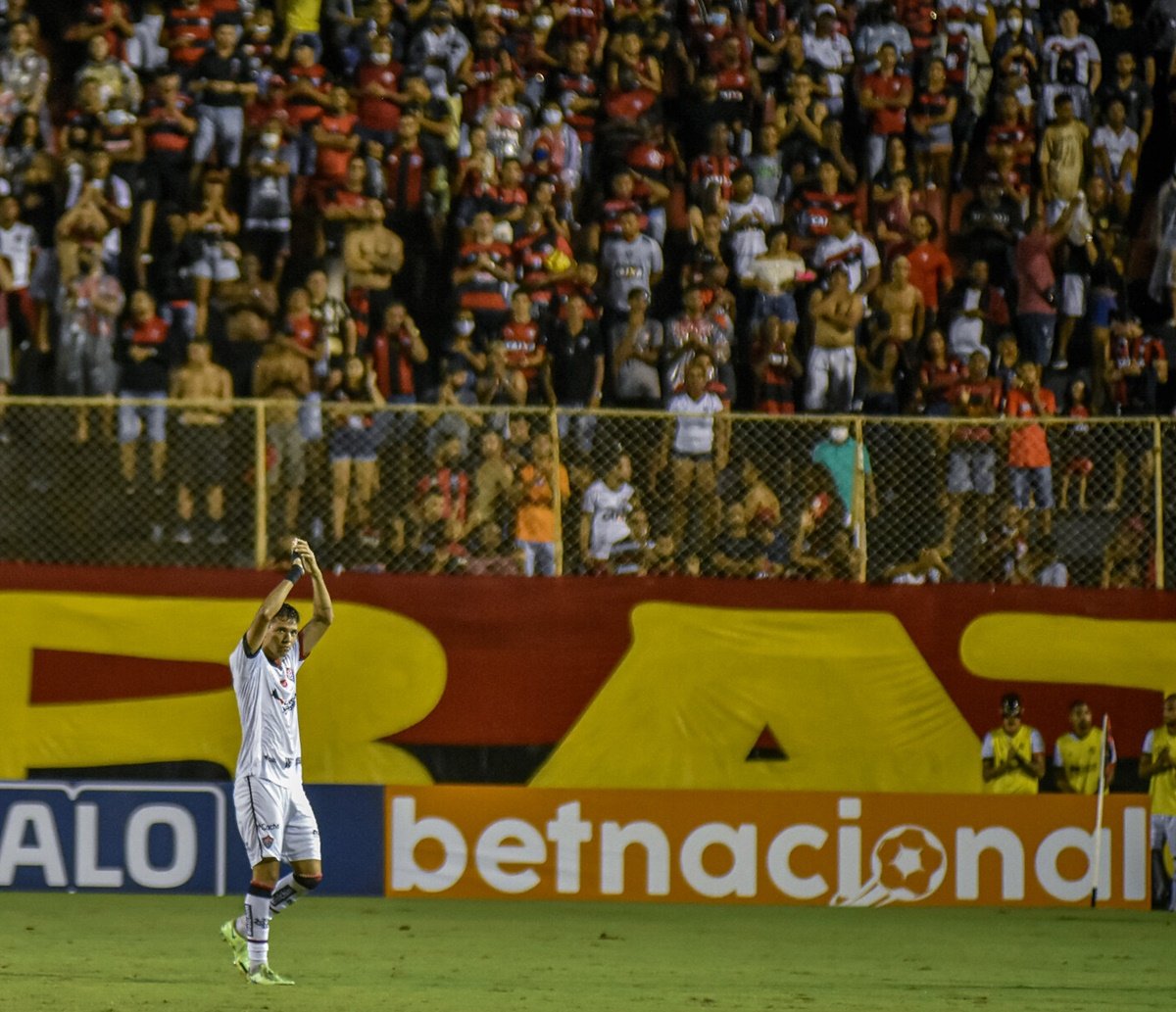 Vitória faz treino para torcida na véspera de jogo decisivo contra CRB; “vamos apoiar o Leão”, pede Fábio Mota