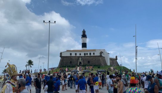 Profissionais que atuam no Carnaval realizam protesto no Farol da Barra e colocam pressão no governo estadual e municipal