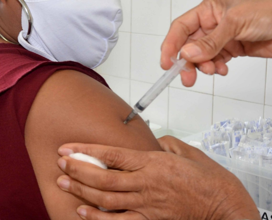 Bahia registra 333 novos casos de Covid em 24 horas; instabilidade no sistema provocou alta do dia anterior, diz Sesab
