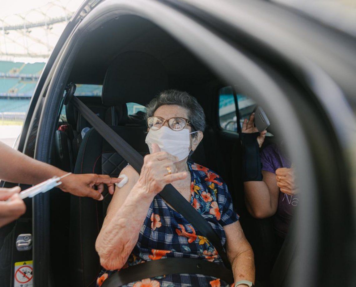 Confira o esquema de vacinação contra Covid nas Estações da Lapa e Mussurunga; 'Libera Geral' continua