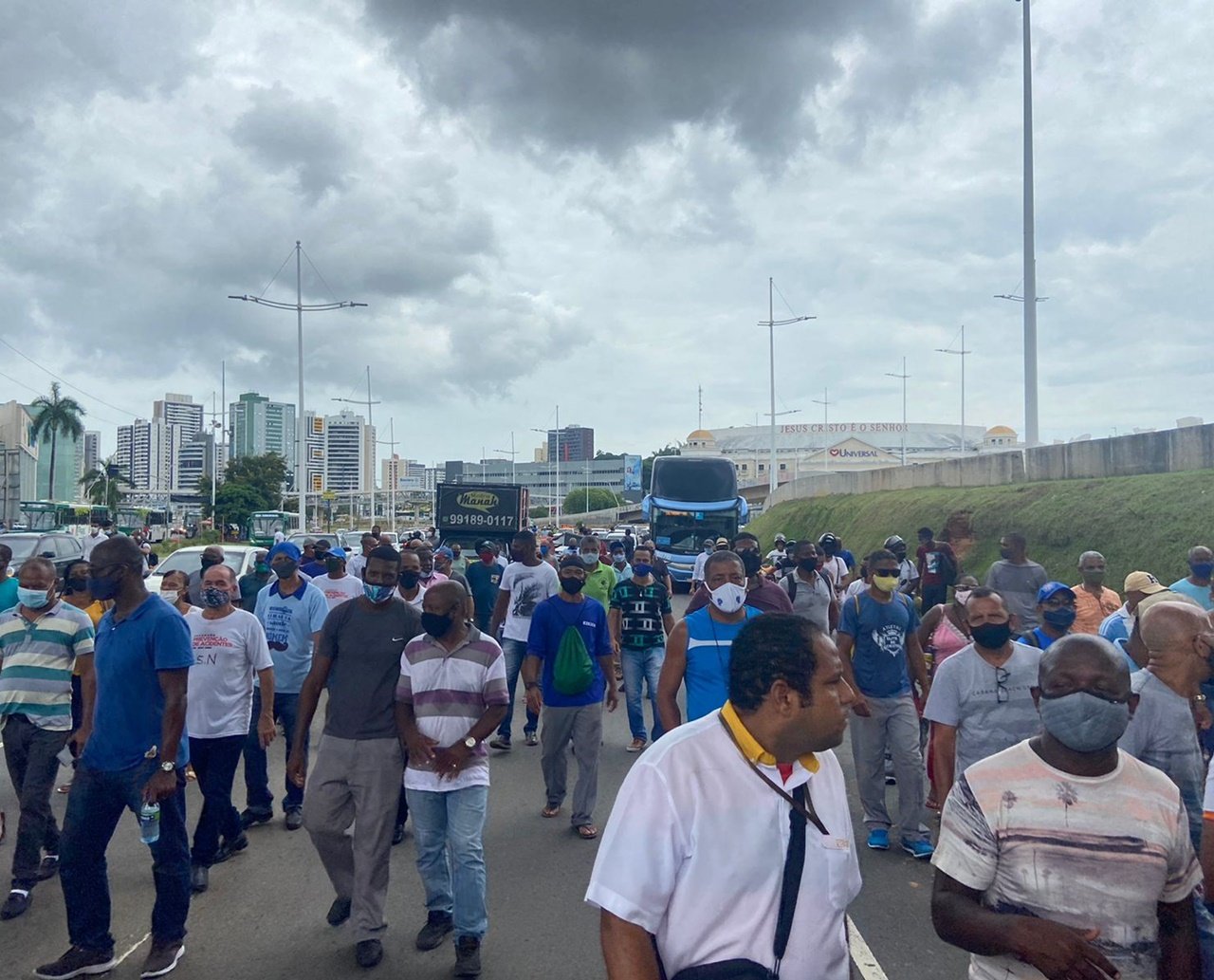 Em protesto, grupo de rodoviários demitidos da CSN cobram indenizações e não descartam "mobilização ainda maior"