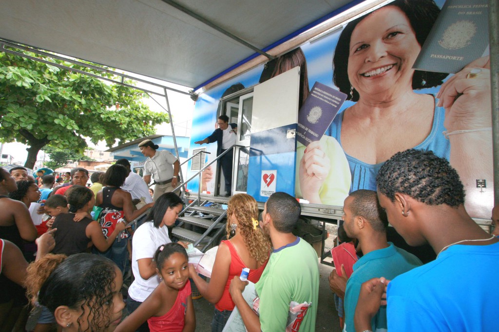 Base Comunitária leva serviços do SAC Móvel ao Nordeste de Amaralina