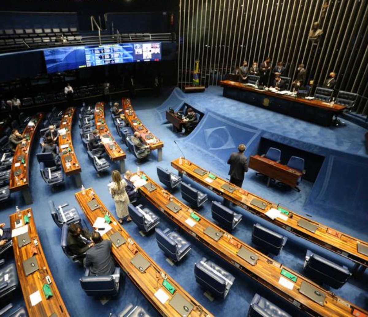 PEC dos precatórios, que prevê o pagamento de R$ 400 reais no Auxílio Brasil, é aprovada em segundo turno pelo Senado