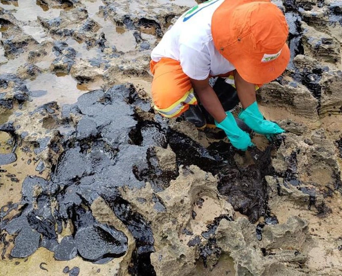 Óleo que atingiu praias do Nordeste veio de petroleiro grego, diz Polícia Federal