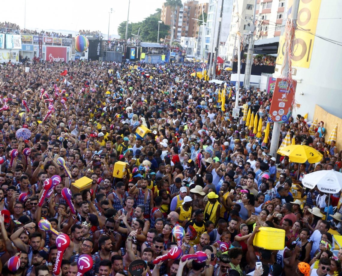 Órgão estadual aponta risco de nova onda da Covid-19 na Bahia se ocorrerem festejos de carnaval; "pode ameaçar todo esforço feito até aqui"