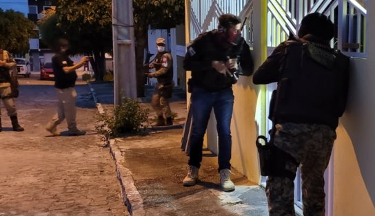 Polícia deflagra megaoperação contra grupos criminosos no interior da Bahia; 27 já foram presos