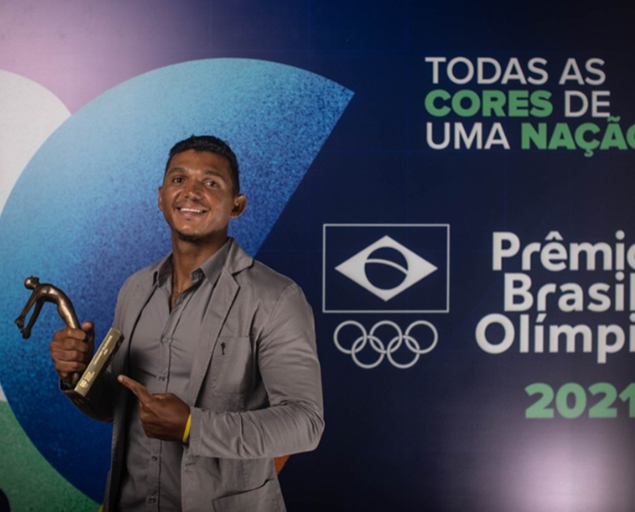 É tetra!! Baiano Isaquias Queiroz se torna o maior vencedor do Prêmio Brasil Olímpico