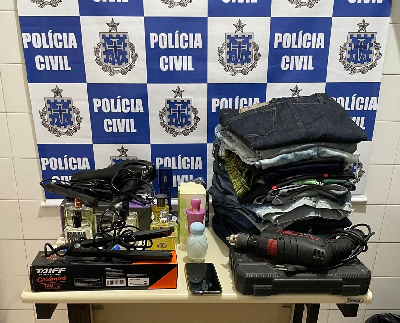 'Mão leve': polícia prende suspeito de cometer furtos a diversos estabelecimentos comerciais no interior da Bahia