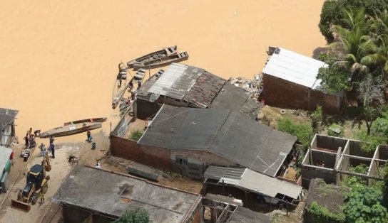 Sobe para sete o número de mortos das chuvas no Extremo Sul da Bahia; 51 cidades estão em estado de emergência