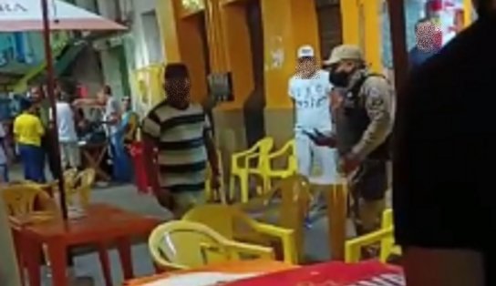 Briga entre dois homens no Centro de Salvador termina com um ferido por arma branca e prisão de agressor