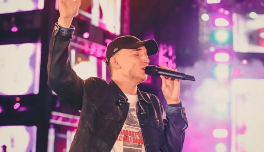 Homem dispara três tiros durante show de Tarcísio do Acordeon e João Gomes; assista