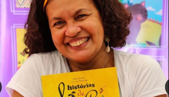 Projeto da escritora Márcia Mendes "Um livro para chamar de Meu" doa livros para incentivar leitura