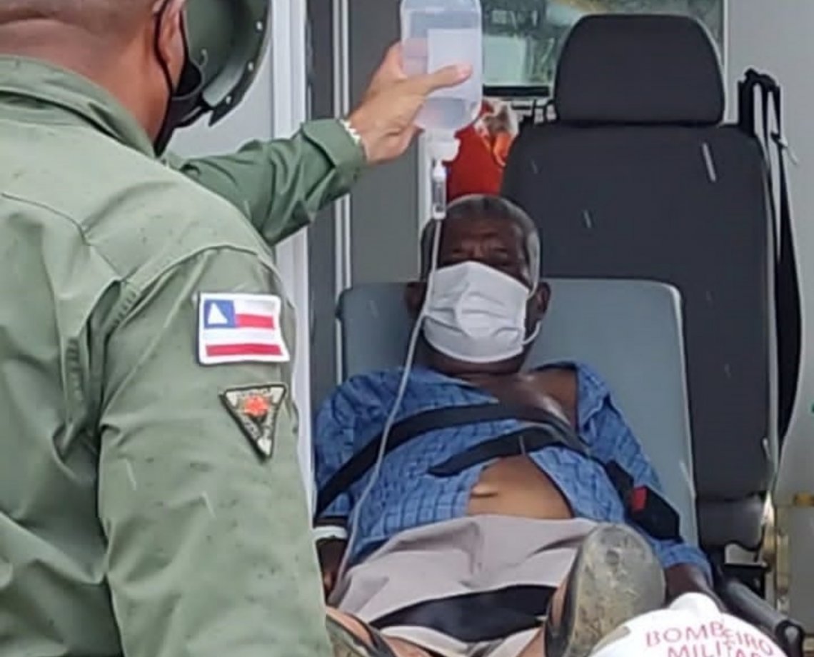 Chuvas no sul da Bahia: Idoso é resgatado por helicóptero para comparecer a consulta médica; assista 