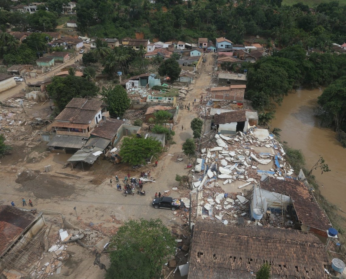 Moradores de municípios atingidos pelas chuvas ganham cursos profissionalizantes gratuitos com direito a bolsa