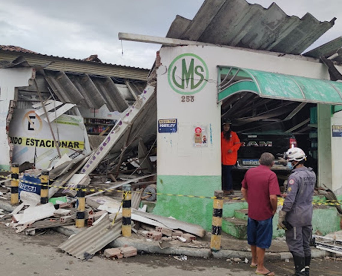 Chega a três o número de mortes após uma caminhonete invadir loja em Jacobina; motorista estava comprovadamente bêbado