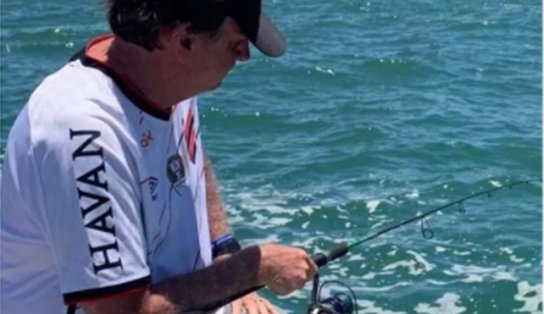 "Mais de 16 mil desabrigados na Bahia e Bolsonaro publica foto pescando", reclama deputada