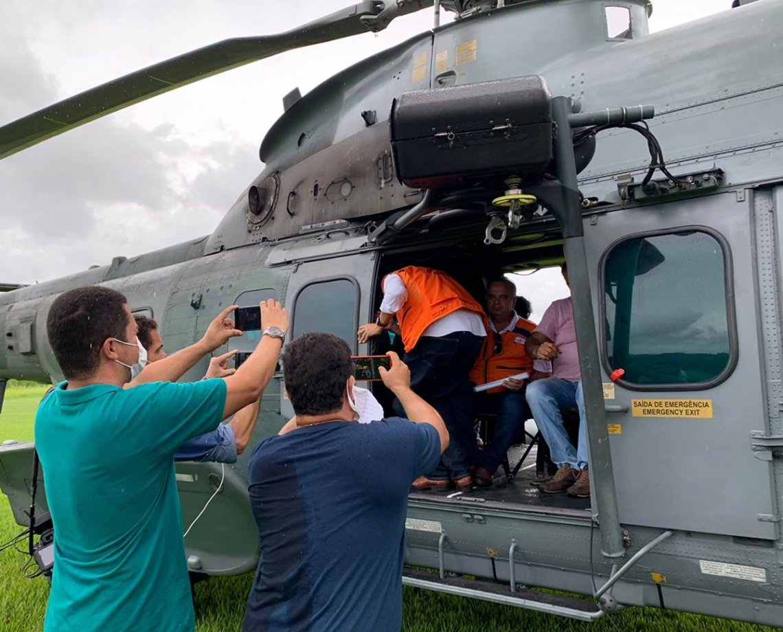 Quatro ministros do Governo Federal e outras autoridades sobrevoam Itabuna para avaliar impactos das chuvas 