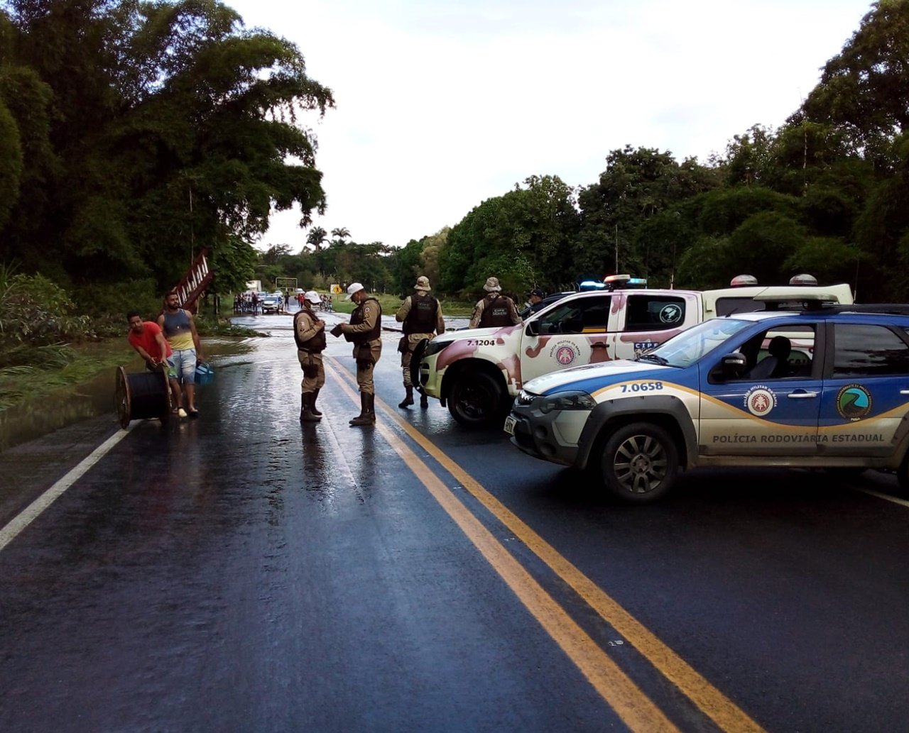 Cuidado! Polícia pede atenção de motoristas em vias liberadas nas regiões afetadas pela chuva no interior da Bahia