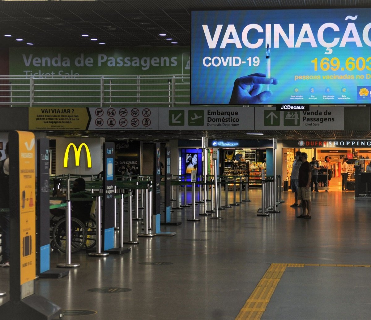 Neste fim de ano, aeroportos têm aumento de 44% no número de passageiros em relação ao ano passado, informa Infraero