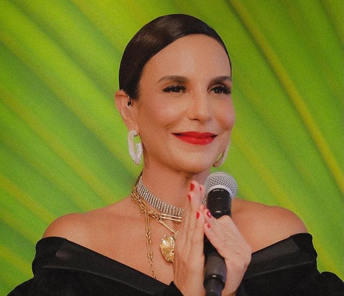 Mario Frias chama Ivete de “animadora de militante esquerdista” após cantora provocar Bolsonaro