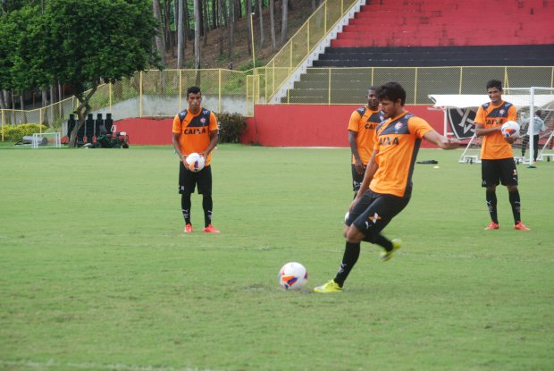 Diante do Criciúma, Pedro Ken reestreia no Barradão