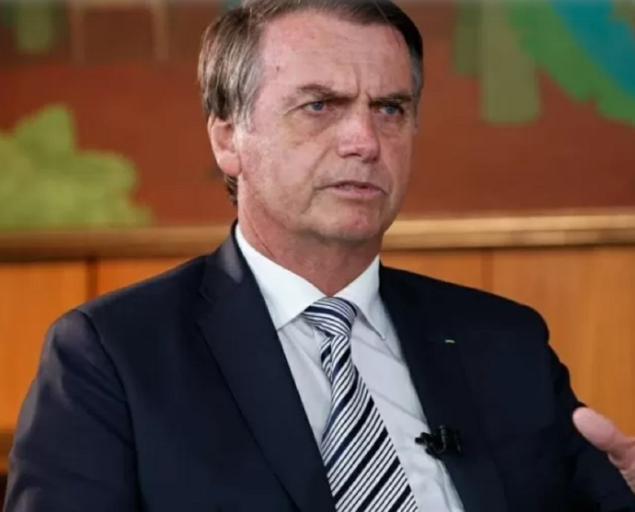 Com suspeitas de obstrução intestinal, Jair Bolsonaro realiza exames em hospital de São Paulo