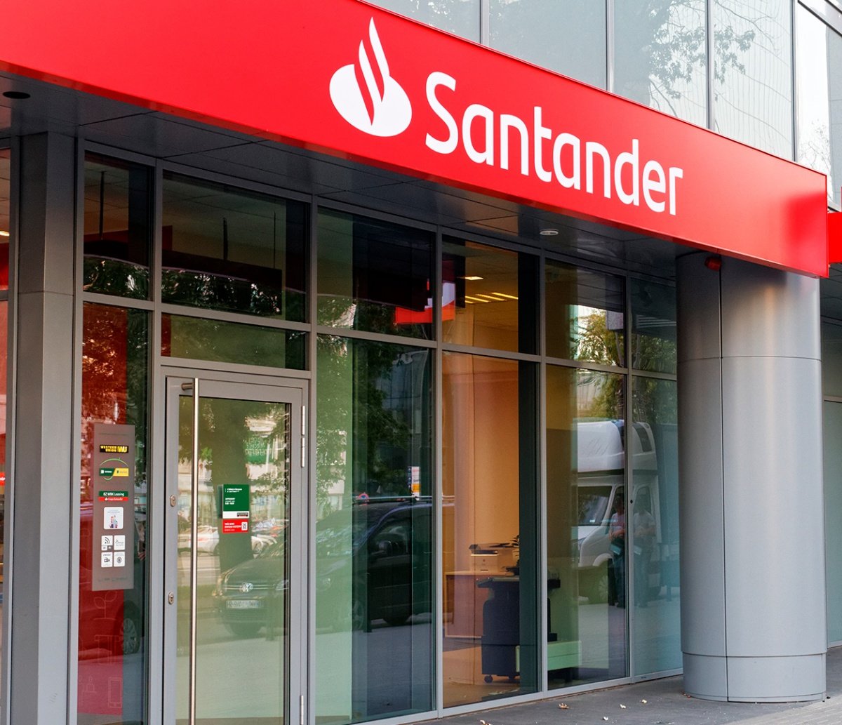 Já imaginou receber quase R$ 1 bilhão na sua conta? Erro do Santander fez clientes milionários; entenda 