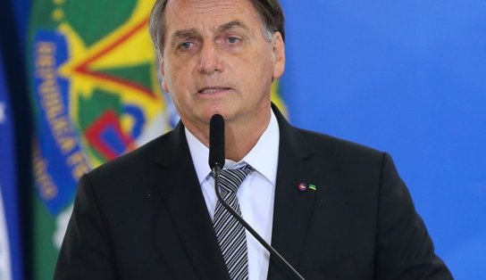 Bolsonaro tem melhora clínica, diz boletim médico