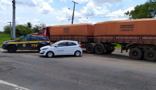 Durante fiscalização, polícia apreende quase 40 toneladas de farinha de trigo por sonegação fiscal em Feira de Santana 